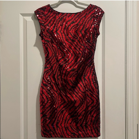 Guess Red/Black Zebra Sequin Cap Sleeve Mini Dress NWT Sz 2 - Picture 4 of 11